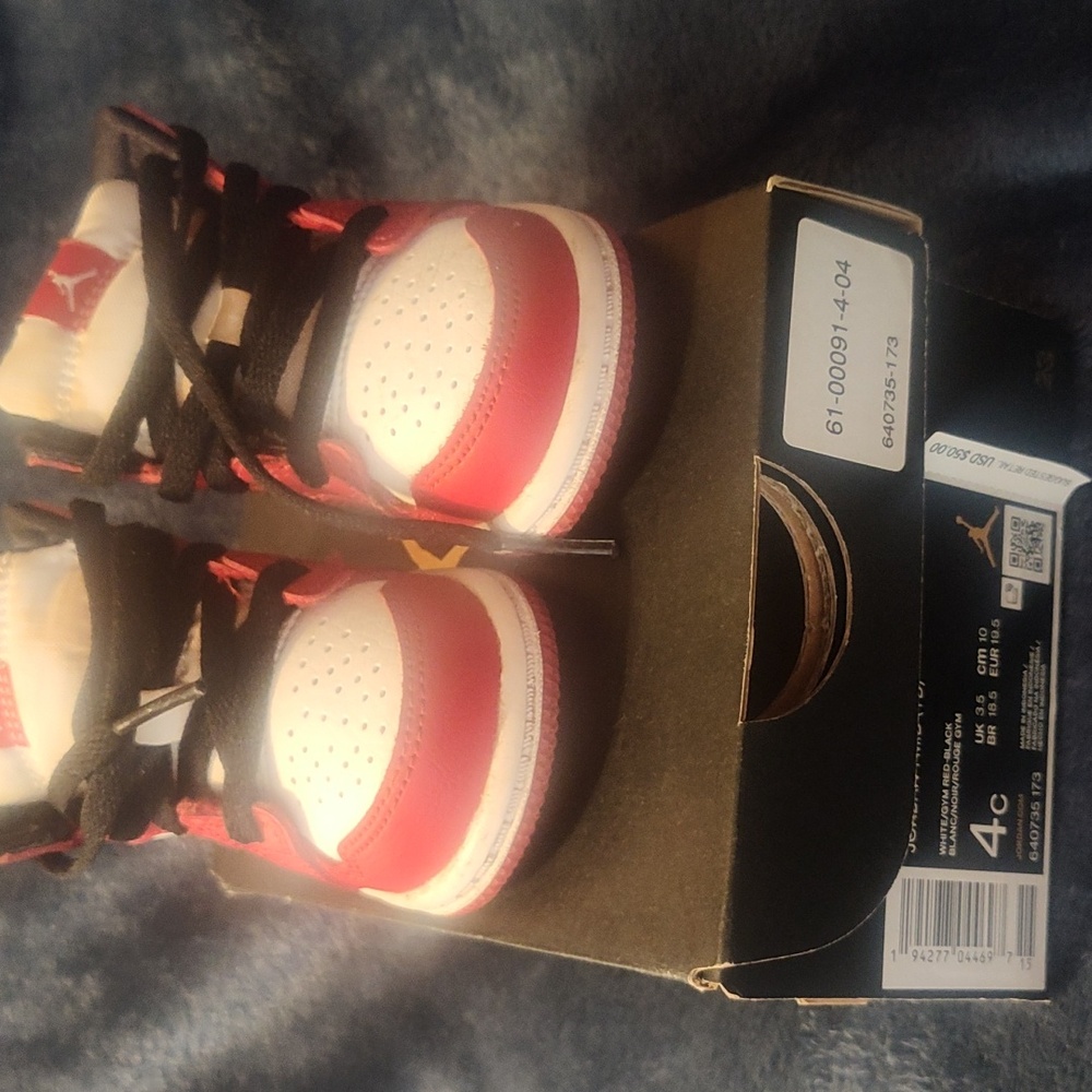Kids Jordan 1 Mid Size 4c